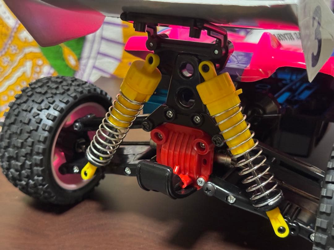 タミヤ4WDレーシングバギー マンタレイ2018オリジナル メカ・OP多数装着車