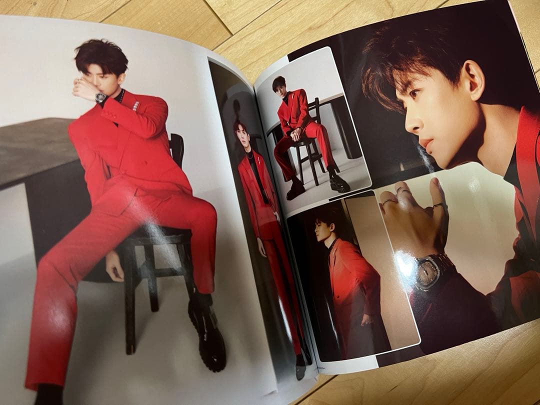 2024(一)アレン・レン（任嘉倫）個人写真集　正方形32p ALLEN写真集