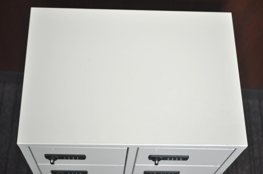 鍵付きスマホ貴重品セキュリティロッカー（配線穴付）TA2488