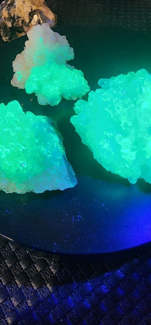 蛍光アラゴナイト クラスター　３セット