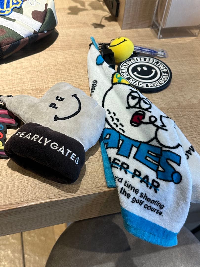 パーリーゲイツ ワッペンカモ柄 スタンド バッグ　ヘッドカバー付