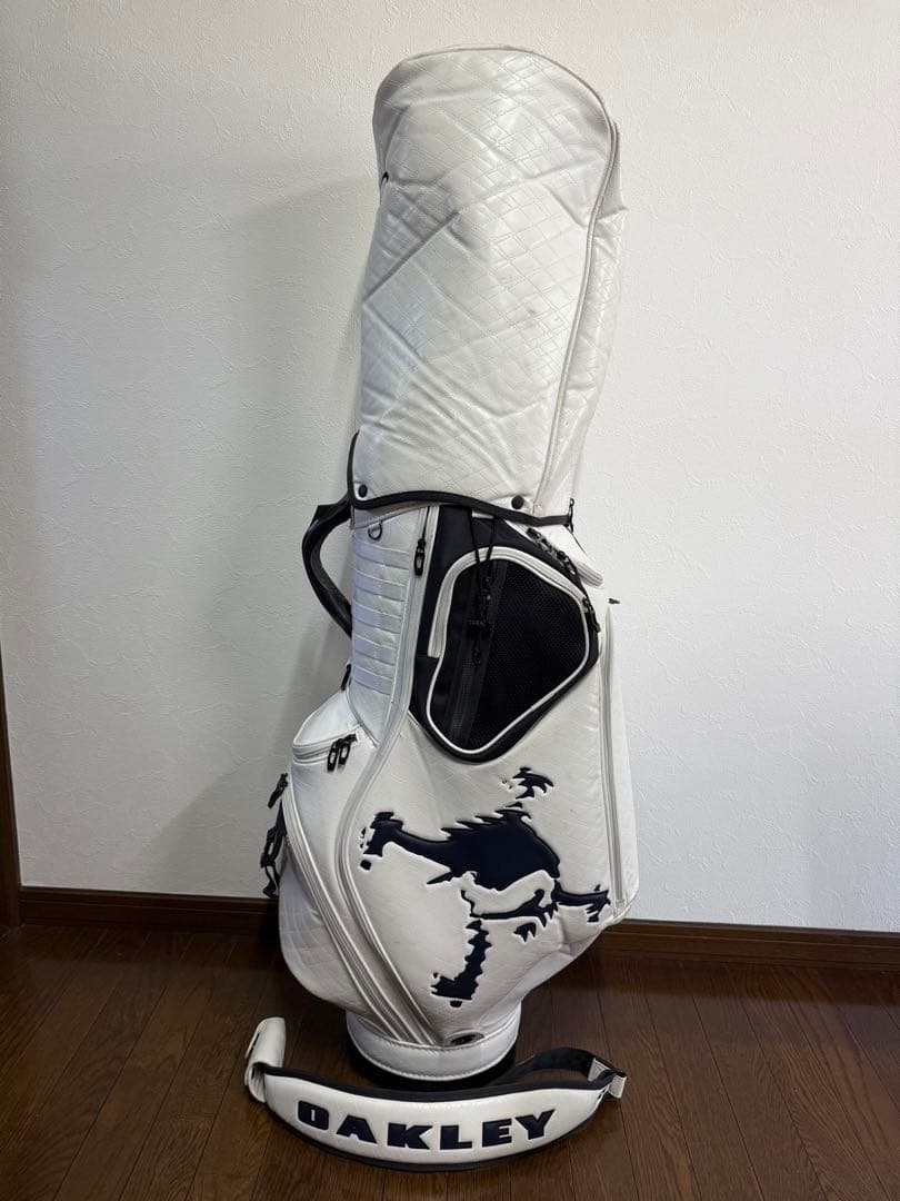 モ*ん様 オークリーOAKLEY SKULLキャディバッグ 9.5型やや使用感あ