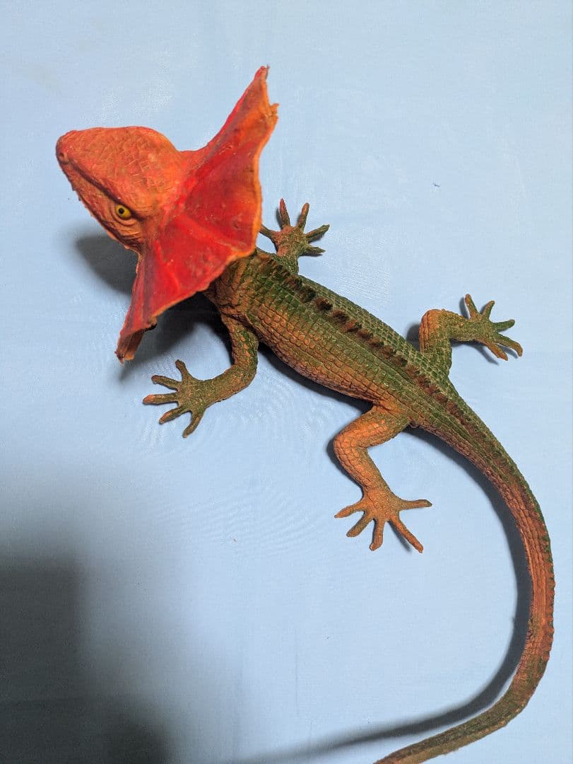 エリマキトカゲ 昔のゴム製フィギュア