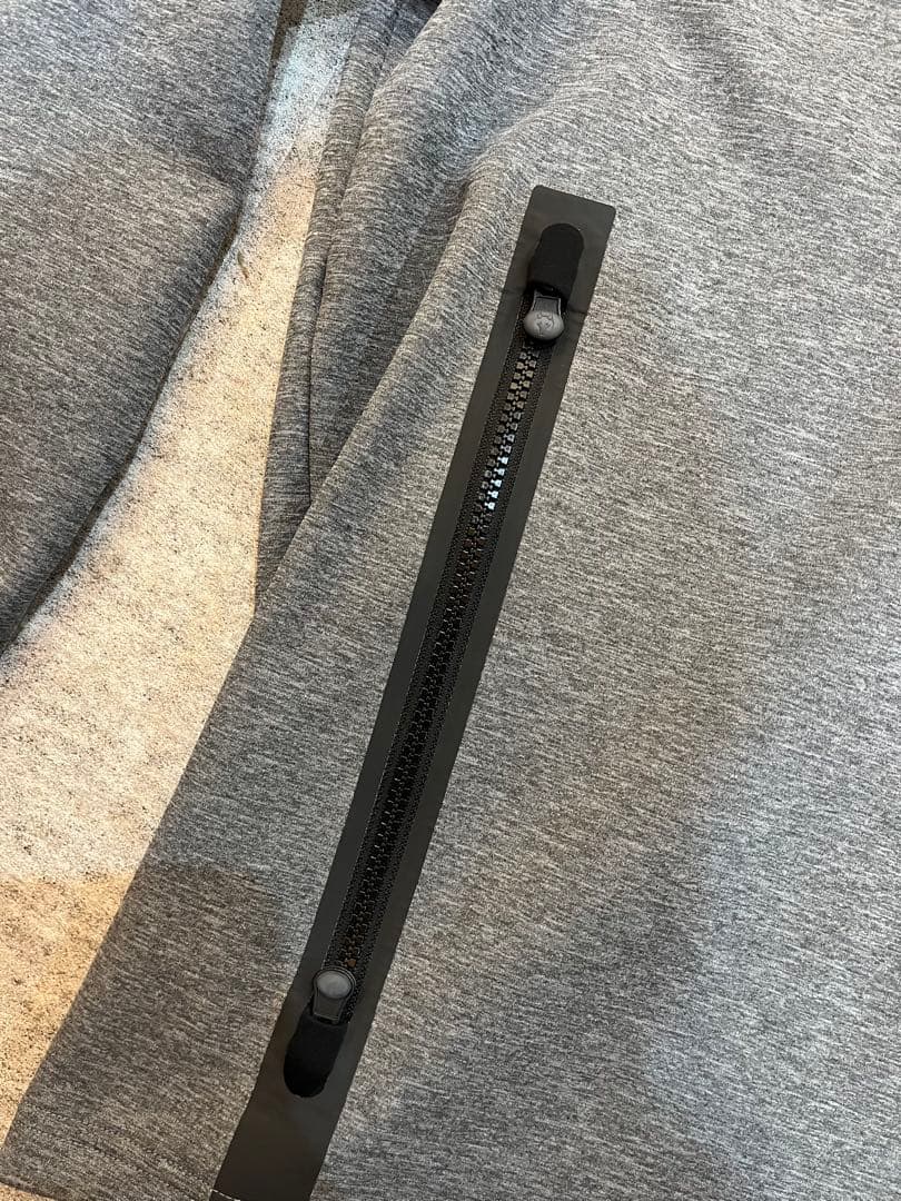 グレイソン　ゴルフ　フーディ新品