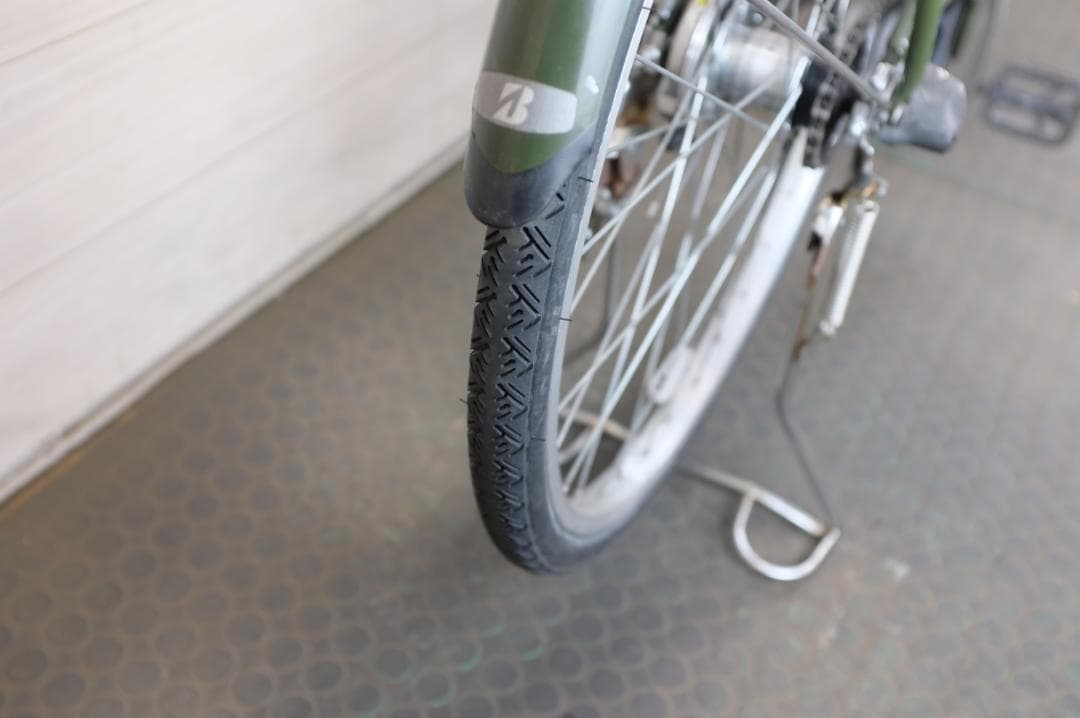 ブリヂストン製　Prima　26インチ3段　8.7Ah（4点灯）充電器あり