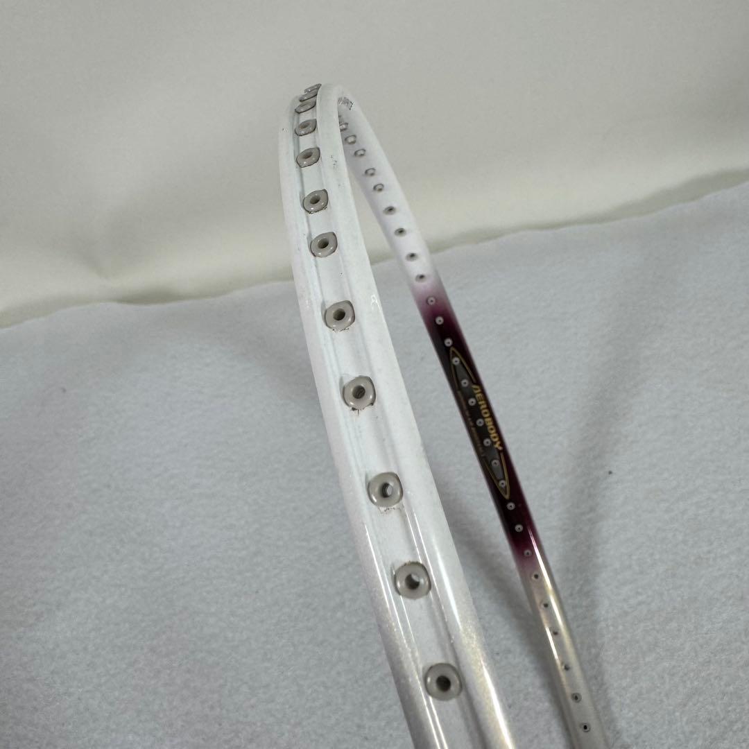 希少 廃版モデル YONEX AEROTUS100 バドミントン　ラケット