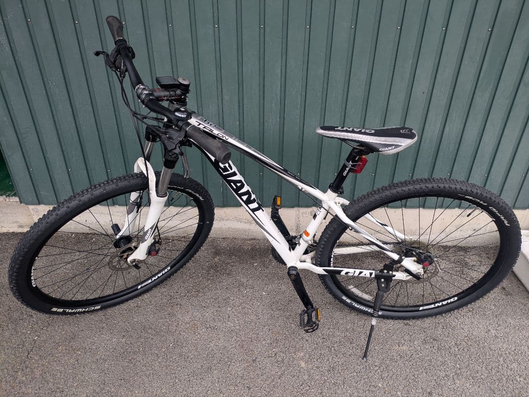 GIANT TALON 29 　マウンテンバイク ホワイト