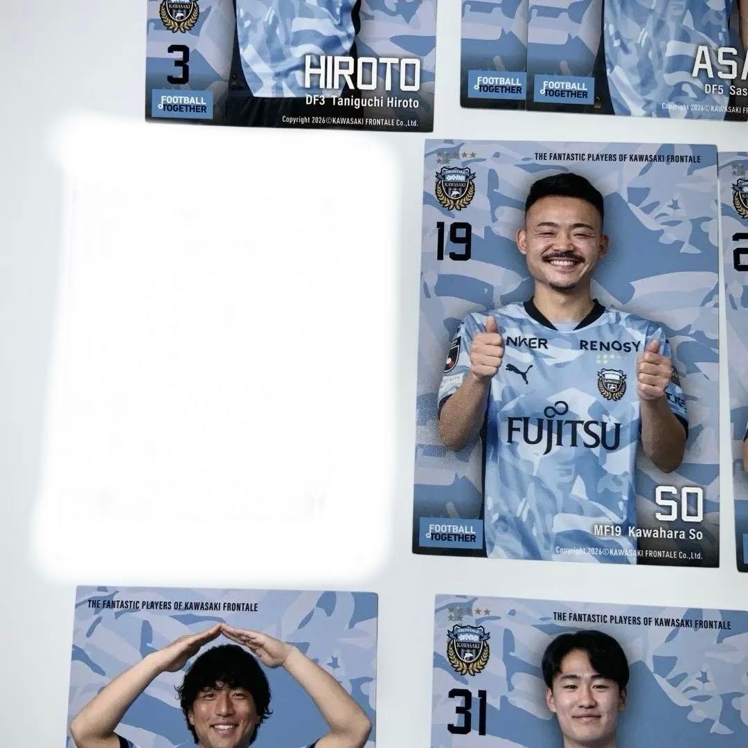 川崎フロンターレ 選手トレカ　19枚セット　状態難あり　角つぶれ　折れ
