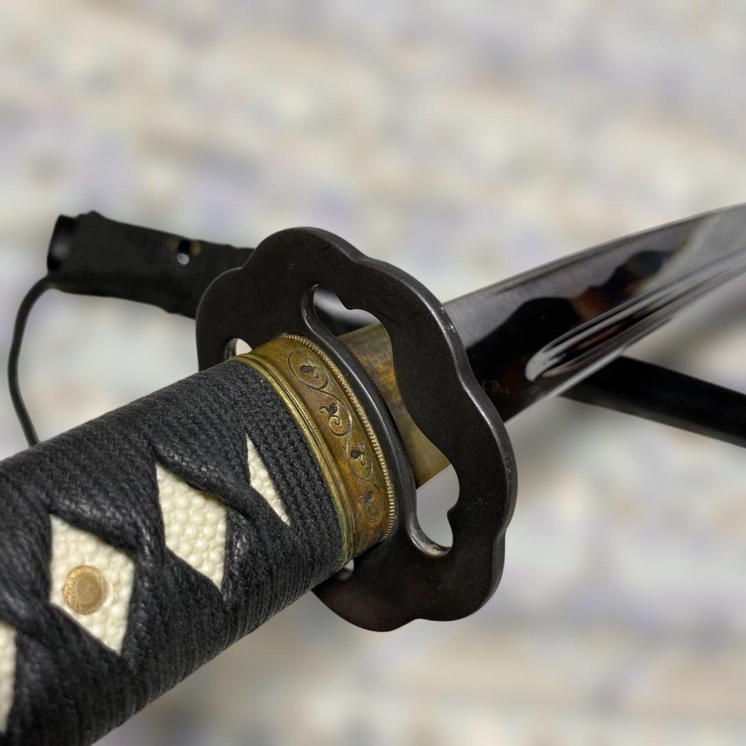 高級長刃居合刀 黒柄 八丸角透し鍔 黒梨地鞘