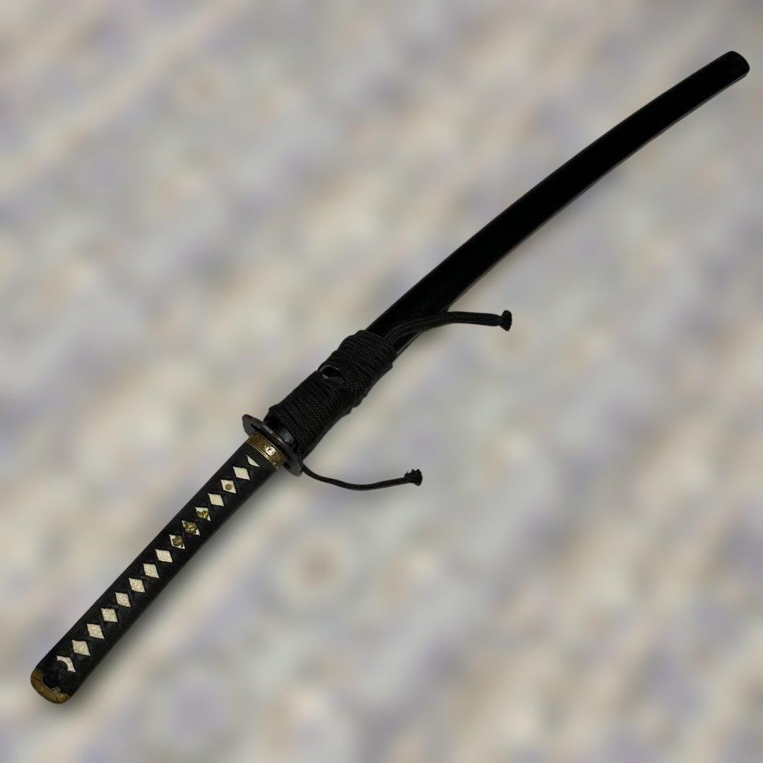 高級長刃居合刀 黒柄 八丸角透し鍔 黒梨地鞘