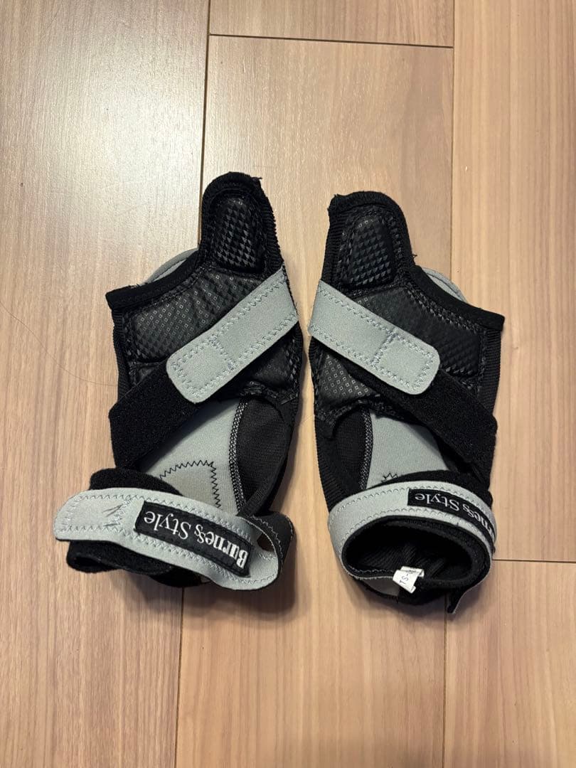 バーネススタイル　LAVA キックボクシング　シューズ　グローブ