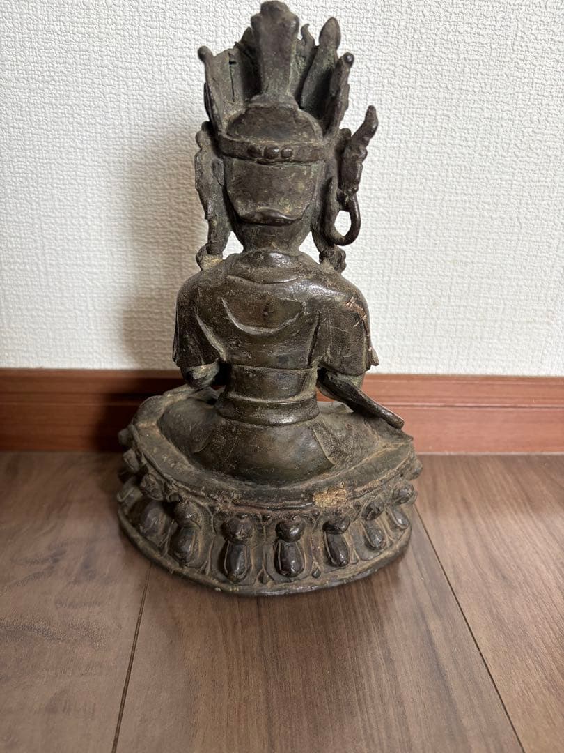 古董 古銅の観音菩薩座像(明代・14〜17世紀) 旧家藏出 贵重品 古銅製