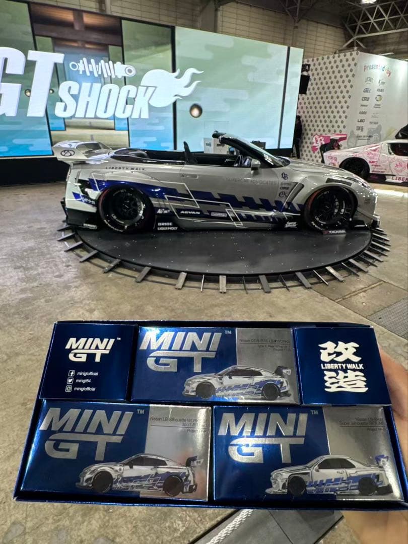 MINI GT リバティウォーク東京オートサロン2026 限定 未開封サイン入り