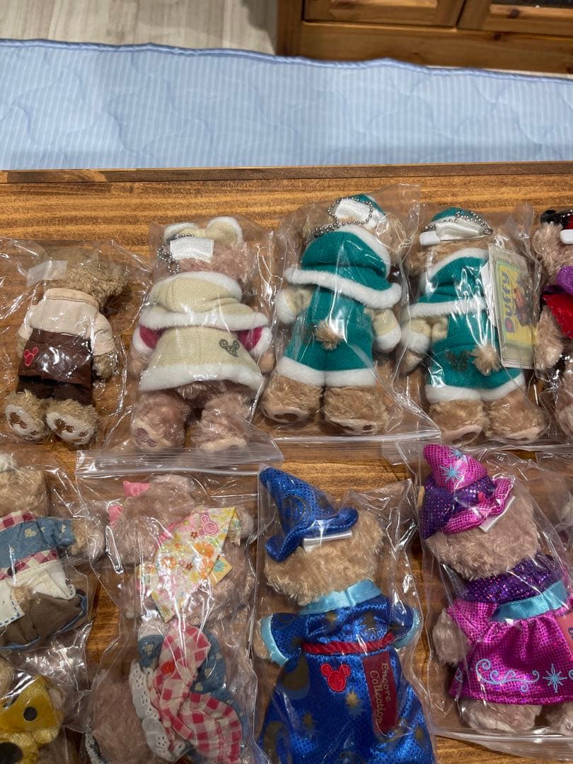 〖 まとめ売り 〗 ダッフィー シェリーメイ ジェラトーニ ぬいぐるみ バッジ