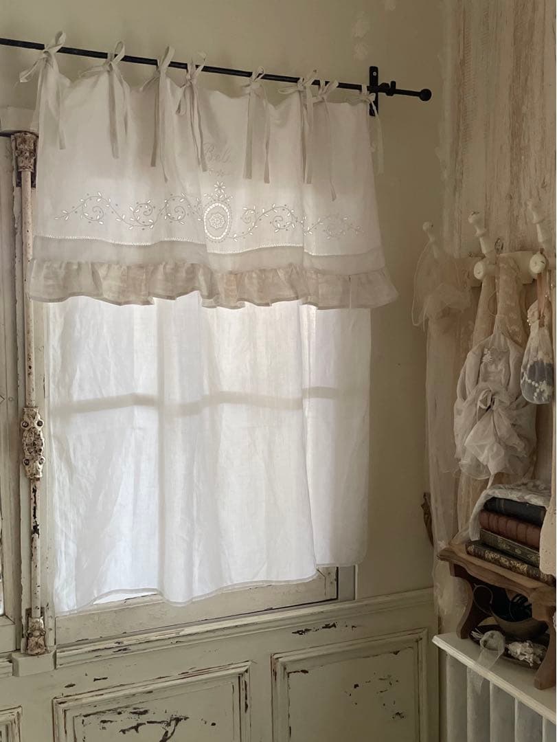 フランスアンティーク　Bébé 刺繍　小窓　中窓　ベビーカーテン　子供部屋