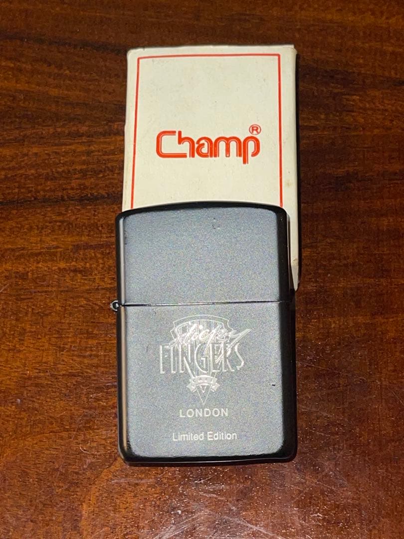 既に閉店したSticky Fingers Cafe のグッズセット