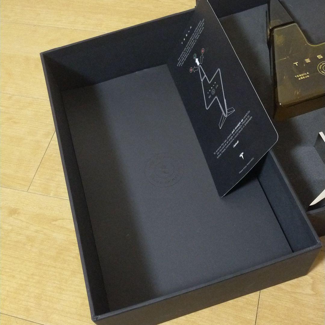 テスラ　テキーラ　空ボトルのみ tesla tequila 観賞用