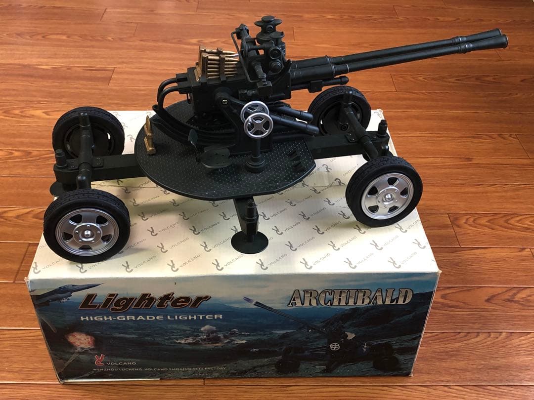 VOLCANO製　対空砲車両　ベース•砲金属製