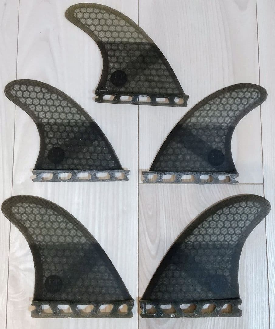 【新古・美品・フィン付き】パイゼルPIZEL グレムリン 5.6