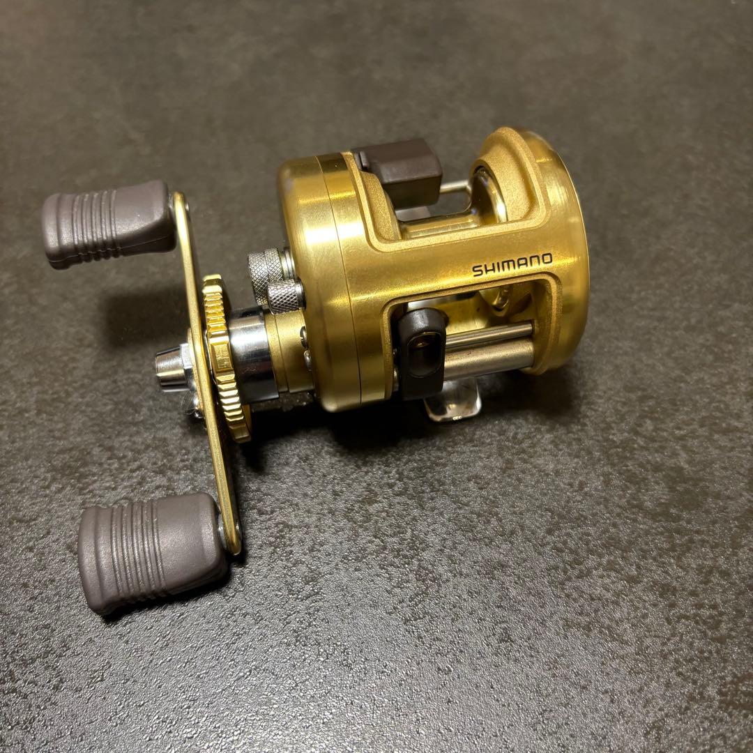 リール　シマノ　カルカッタ　チヌ　1000