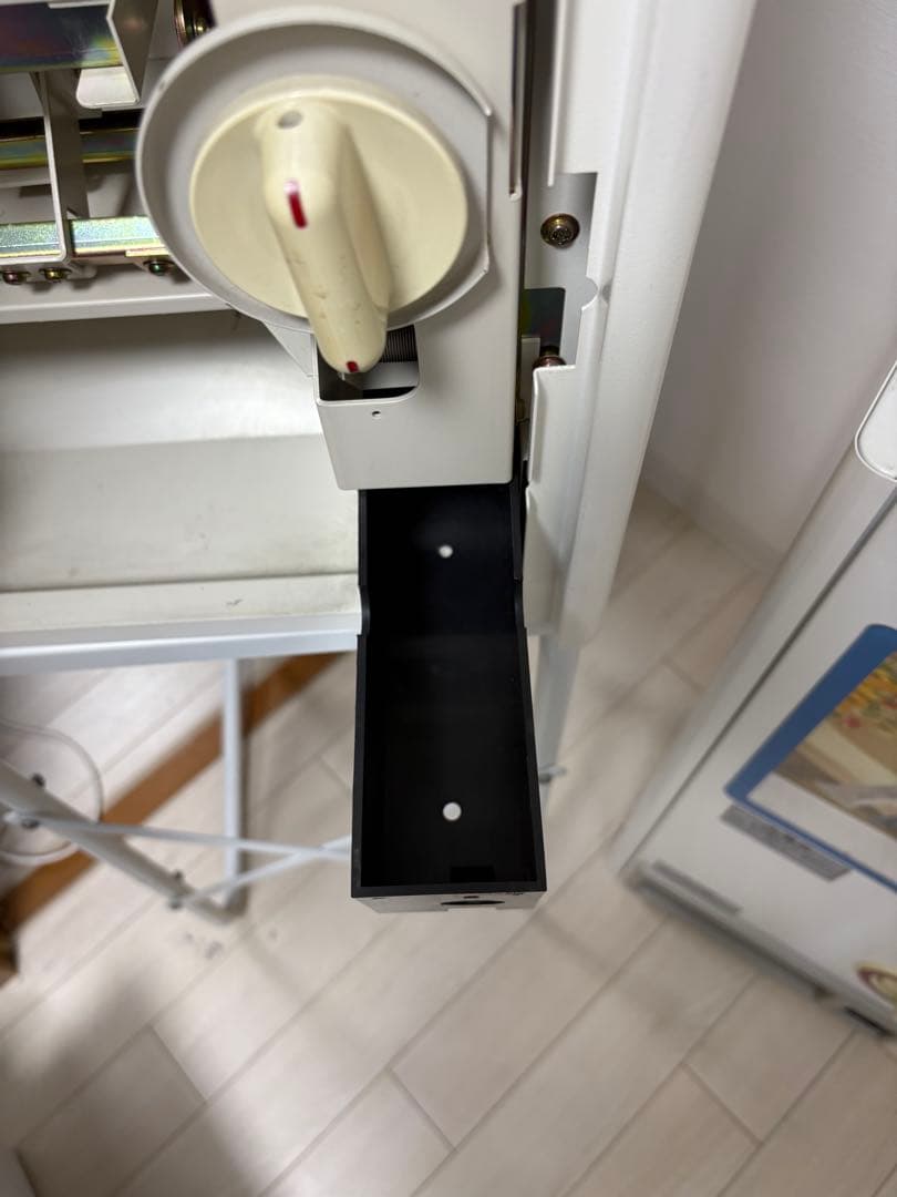 カードガチャガチャマシン　手動式自動販売機　ダイト　DF-8