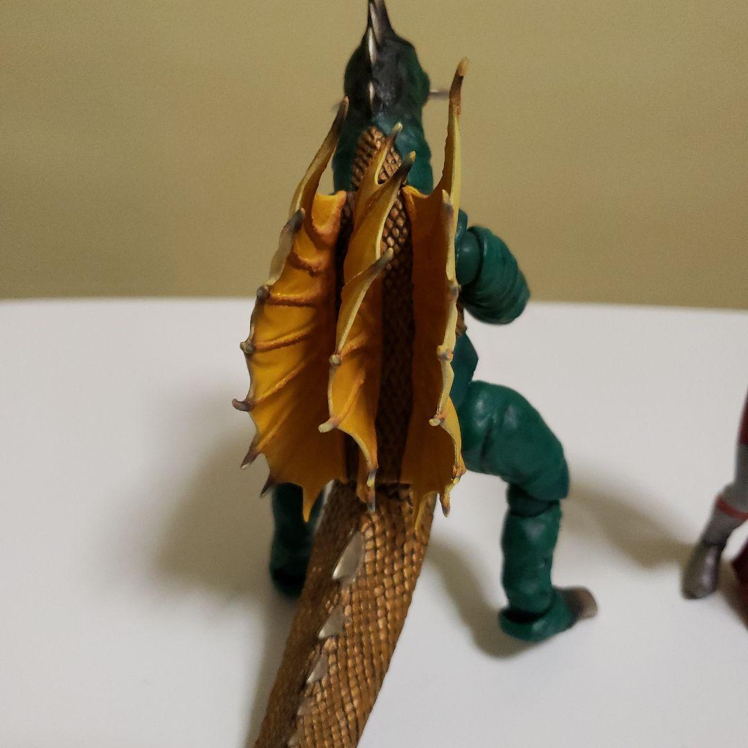 ウルトラマンフィギュア　ガイガン