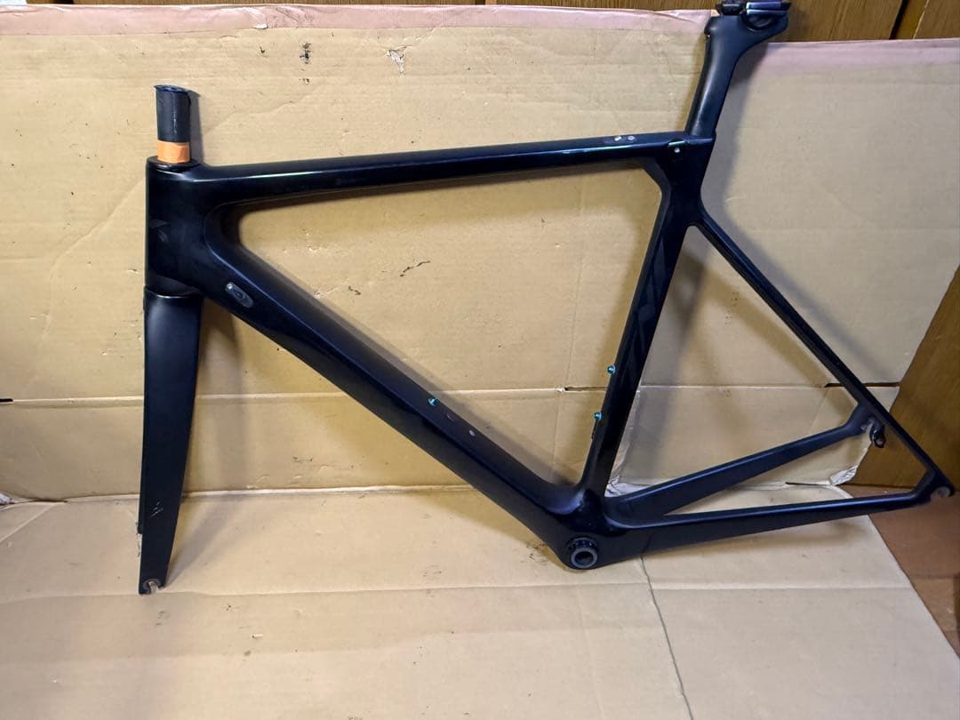 TNI カーボン　ロードバイクフレーム