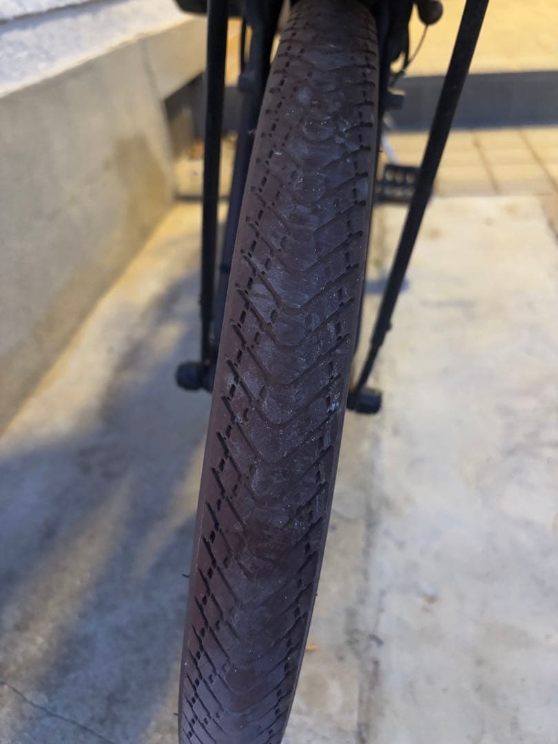 大阪発　電動アシスト自転車 ダークブラウン 前カゴ付き　パナソニック　グリッター