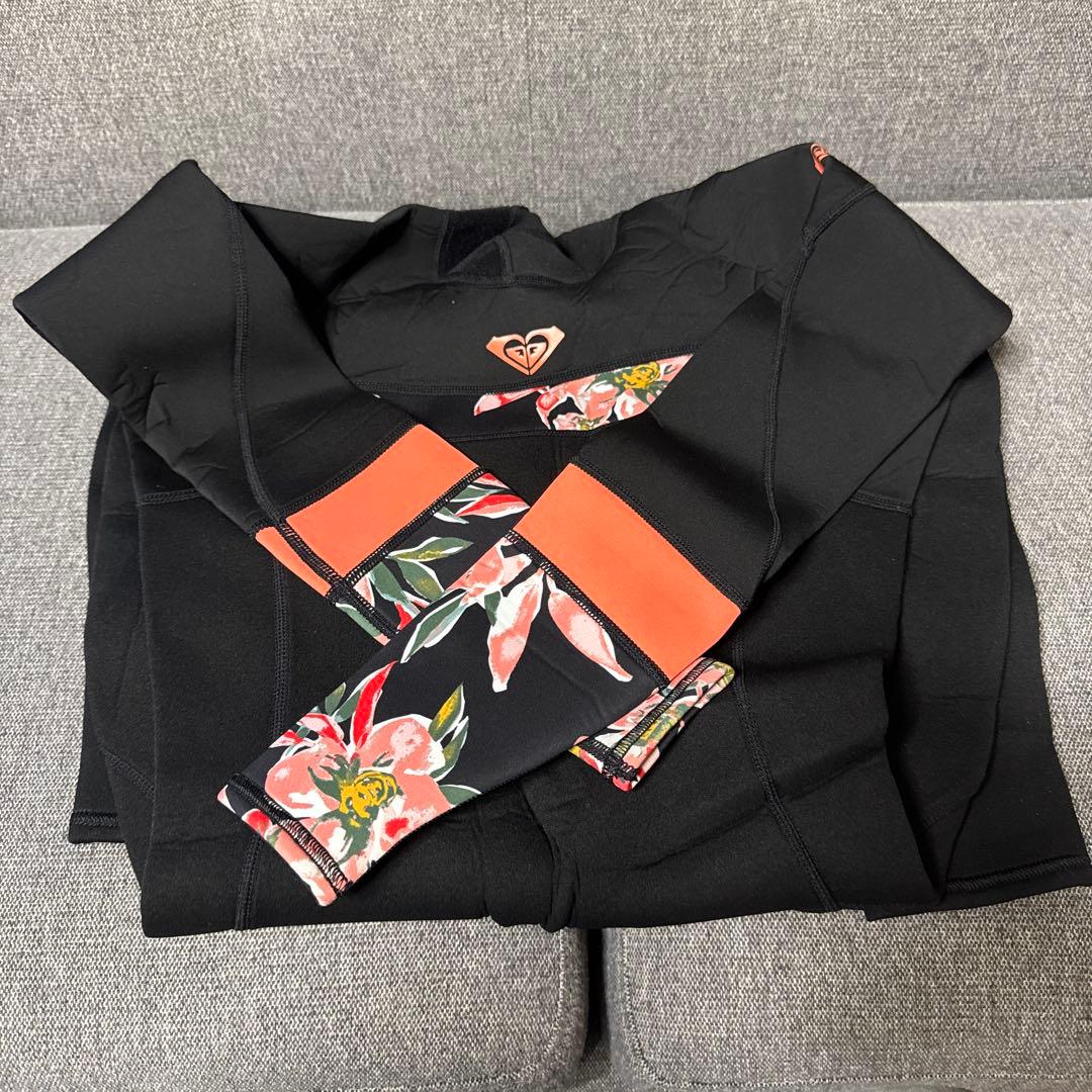 ROXY ウェットスーツ　新品　Ｍsize