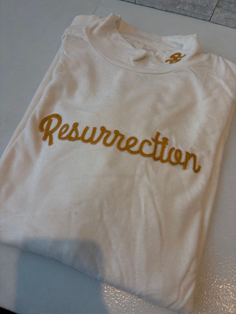 Resurrection 刺繍 ホワイト長袖 タートルネック