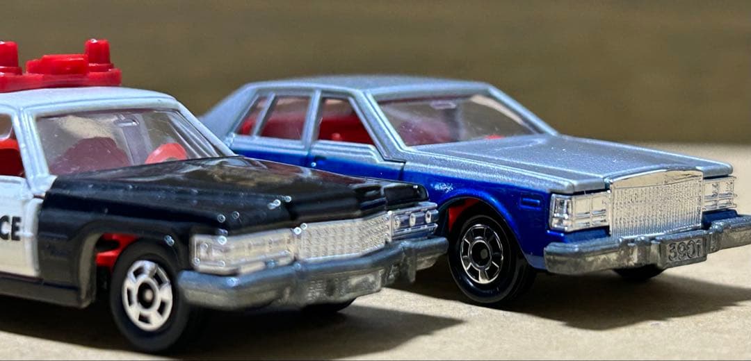 トミカ キャデラック フリートウッド ブローアム キャデラックセビル 2台セット