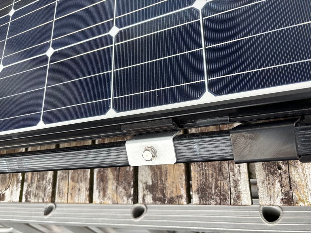 ハイエース　太陽光パネル　キャリアバーセットMC4コネクタ