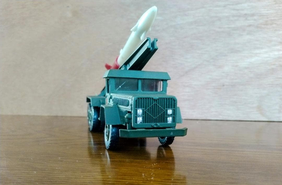 SOLIDOロケットランチャー軍用トラック201