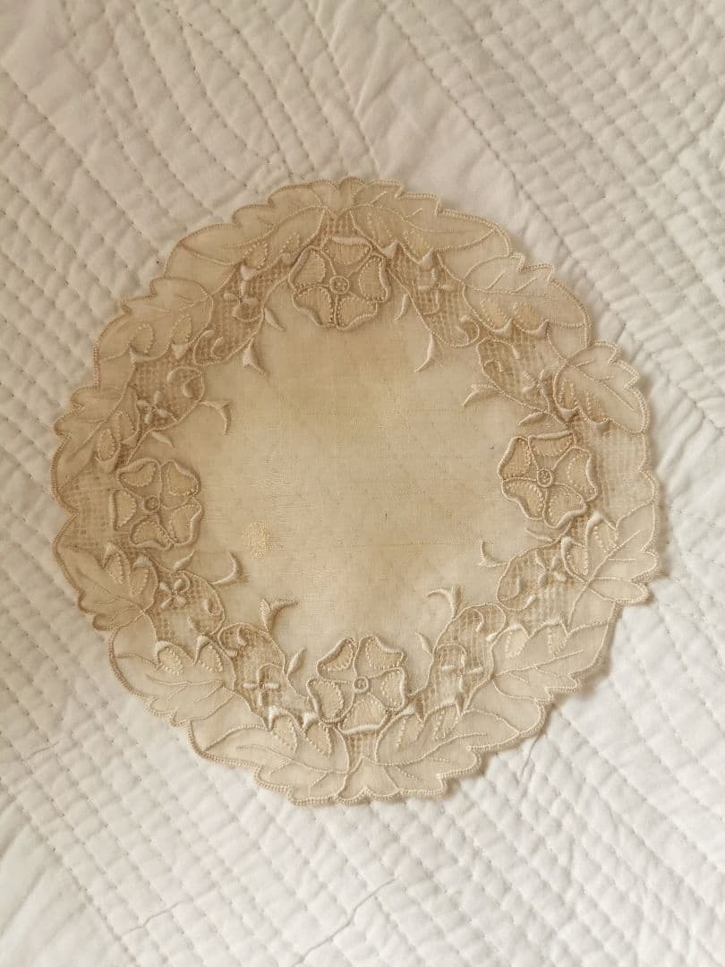 アンティーク ピーニャレース 極薄オーガンジー シャンパンベージュ 刺繍ドイリー