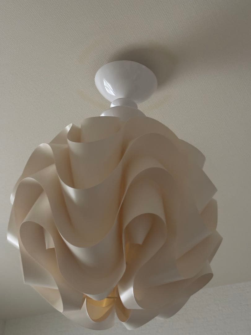 レクリント　照明 リモコンをお付けします。 暖色の電球を使っています。