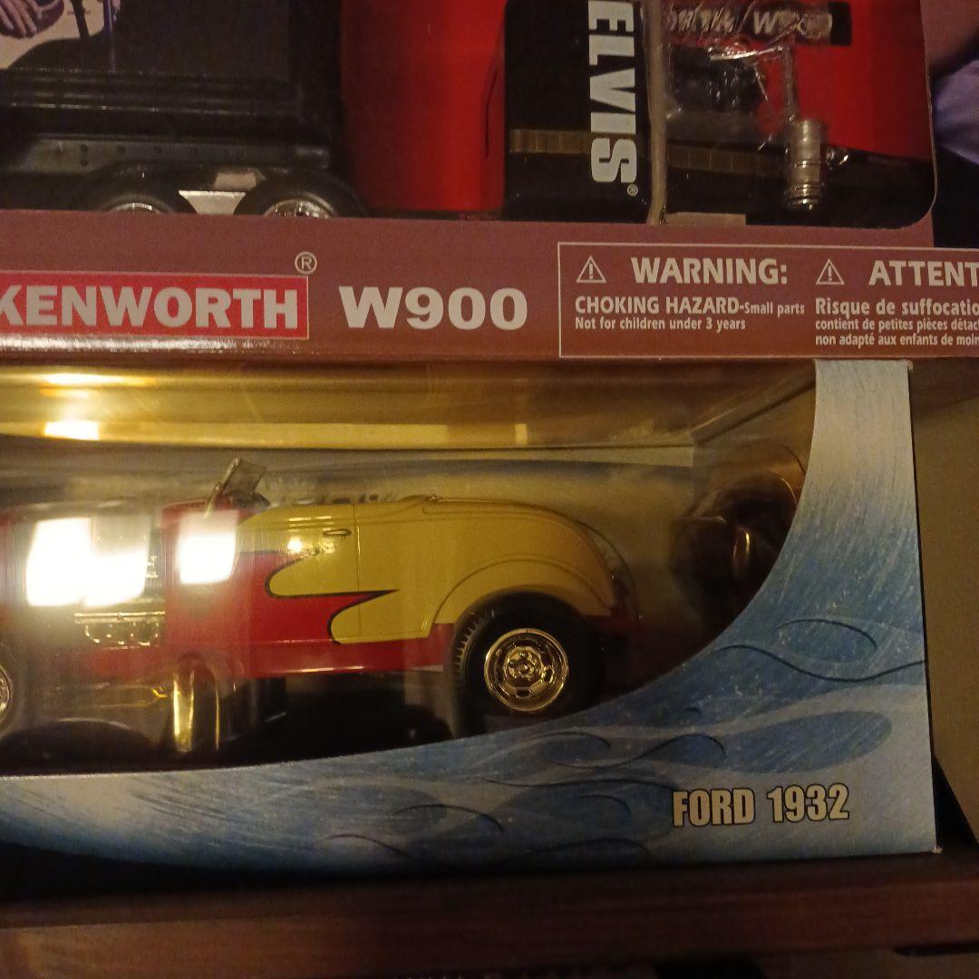 ホットウィール　1/18 フォードクーペ　1932 モデルA　ホットロッド
