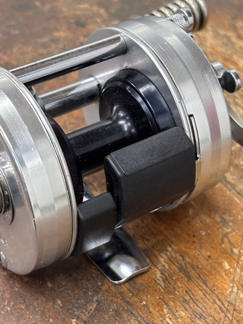 ABU Ambassadeur 2600 IAR ベイトリール