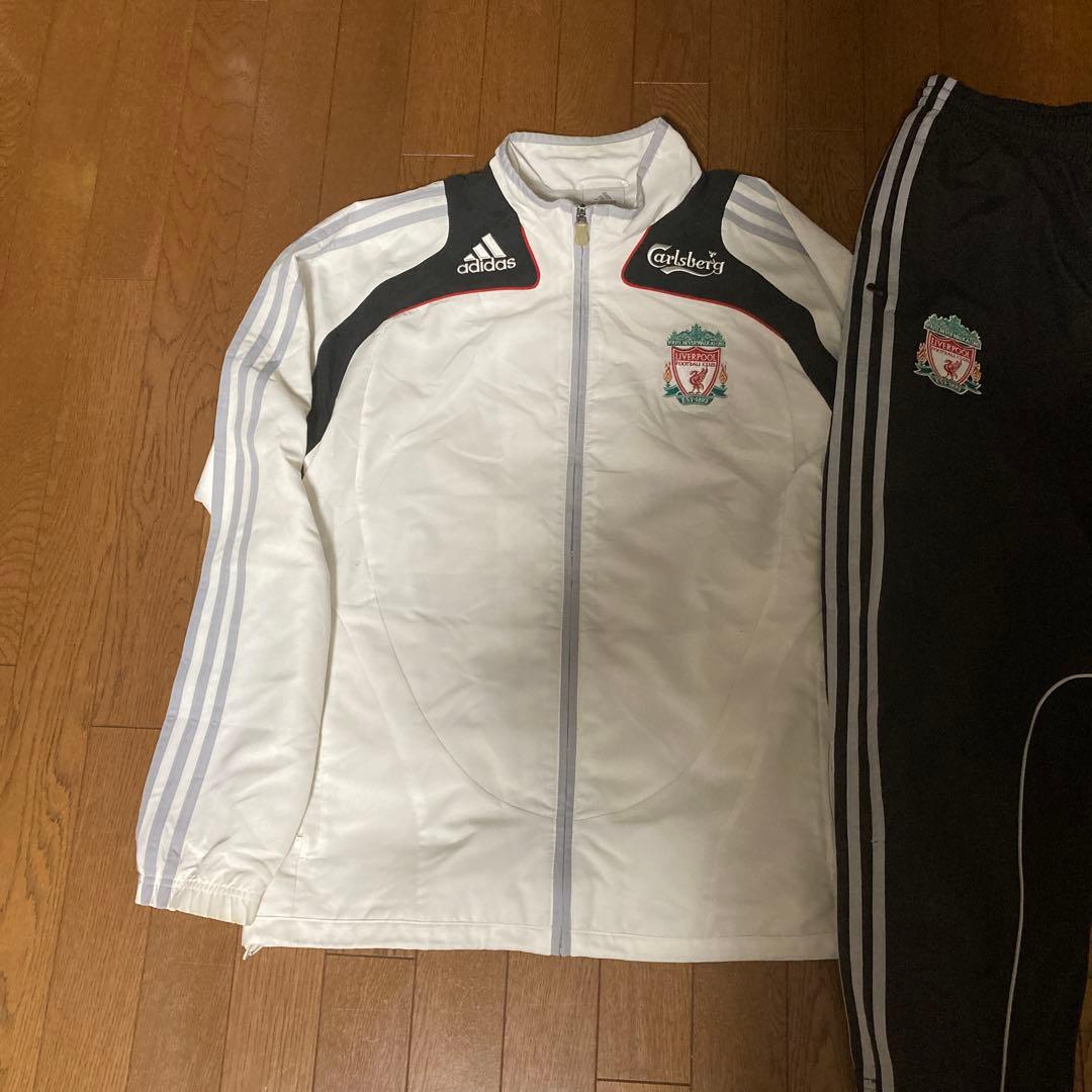 リバプール　トレーニングウェア　ジャージ　上下　セットアップ　ユニフォーム