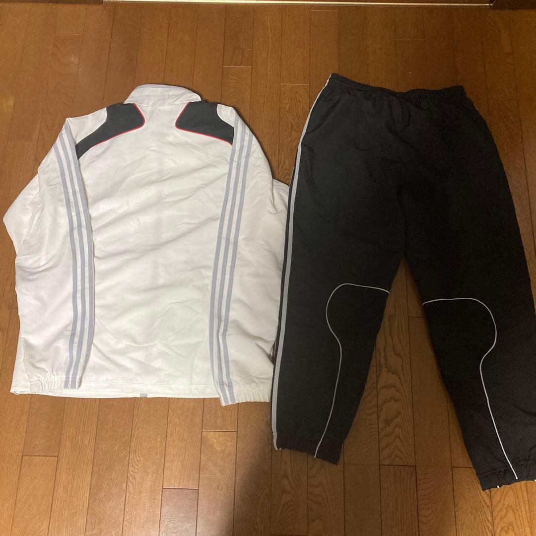 リバプール　トレーニングウェア　ジャージ　上下　セットアップ　ユニフォーム