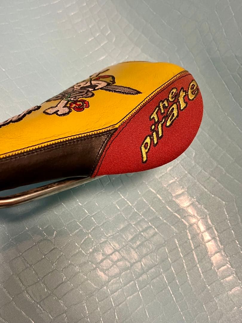 Marc Pantoja 海賊デザイン パンターニサドル