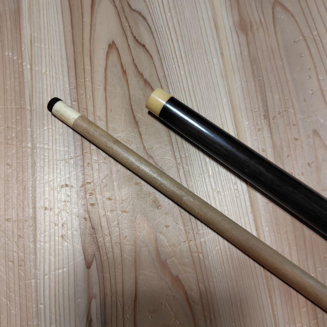 アンティークなビリヤードキュー