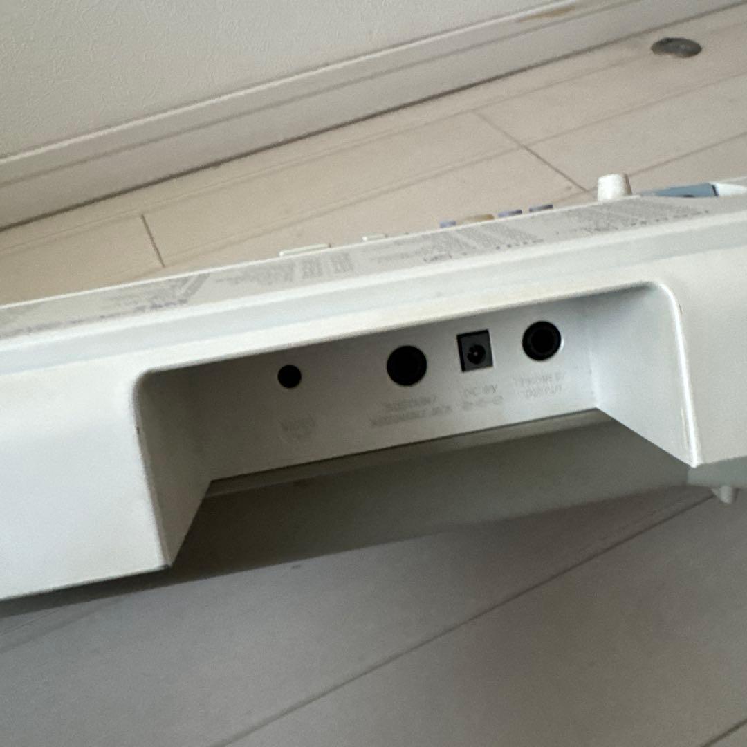 CASIO カシオ　電子ピアノ　電子キーボード　LK-203TV