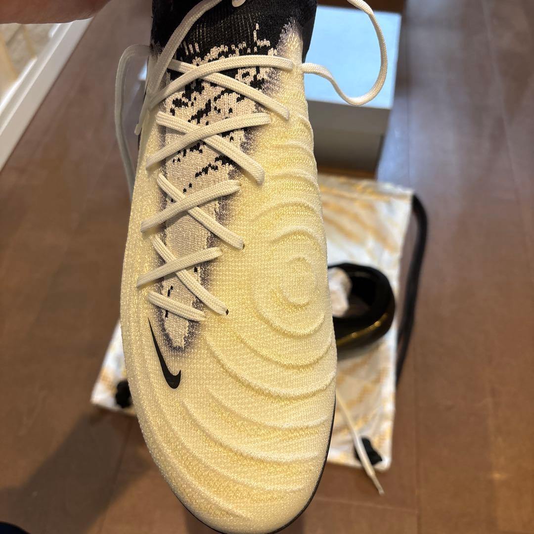 サッカースパイク ファントムGX2 Ag 30cm 新品未使用