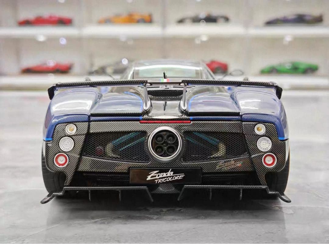 新発売 全開閉 Almost Real 1/18 パガーニ ゾンダ ミニカー