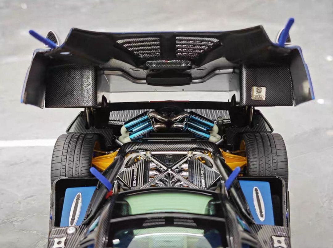 新発売 全開閉 Almost Real 1/18 パガーニ ゾンダ ミニカー