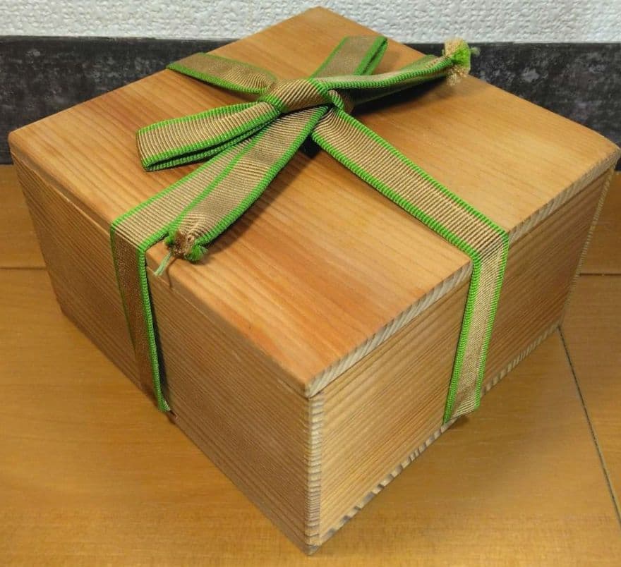 人間国宝 金城次郎 魚紋茶碗 栞 共箱 最上作 美品 壺屋焼 やちむん 壷屋焼