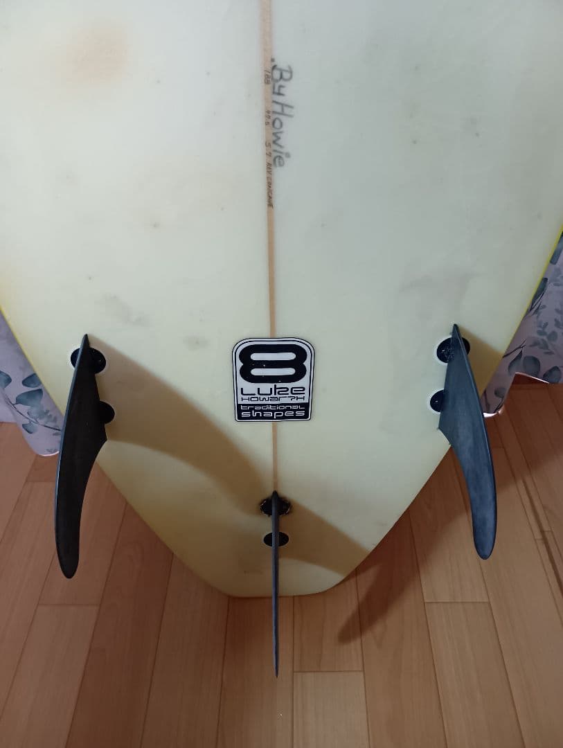【引き取り可】サーフボード Luke Howard Shapes フィン付