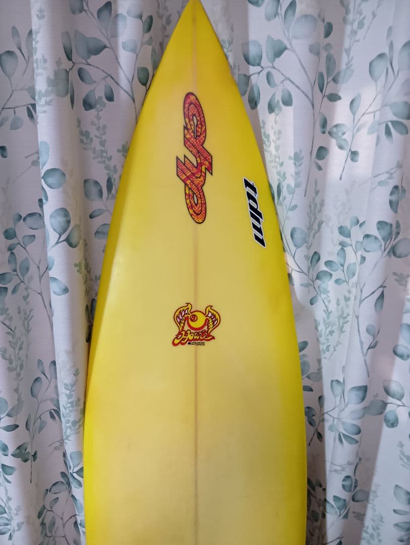 【引き取り可】サーフボード Luke Howard Shapes フィン付