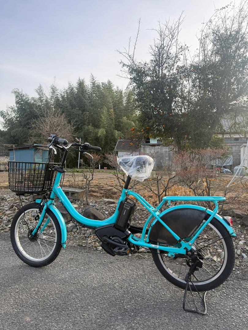 ヤマハ電動アシスト自転車、シティバイク、ブルー色。