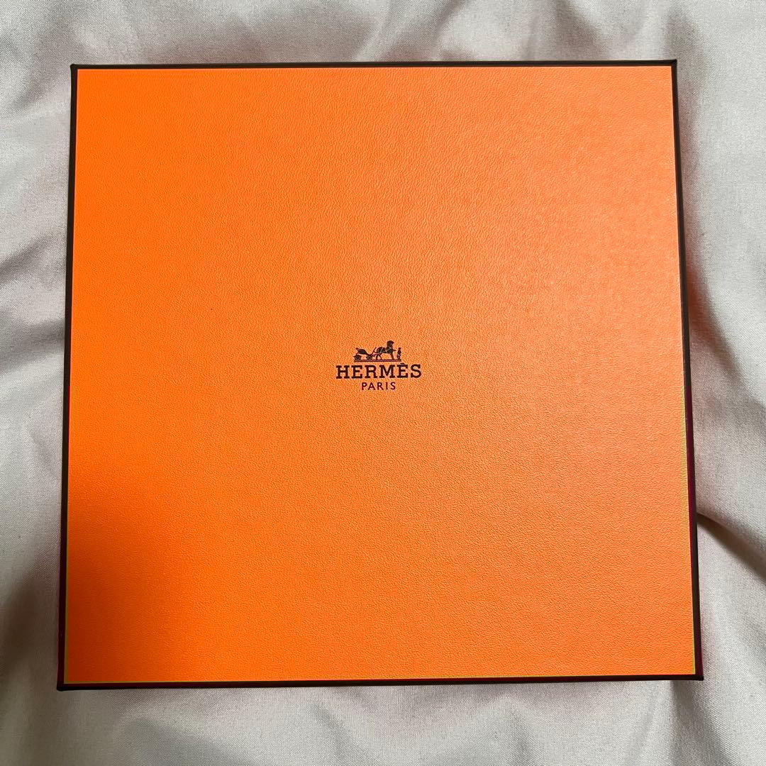 新品未使用タグ付き　HERMES エルメス　タオルハンカチ Hロゴ